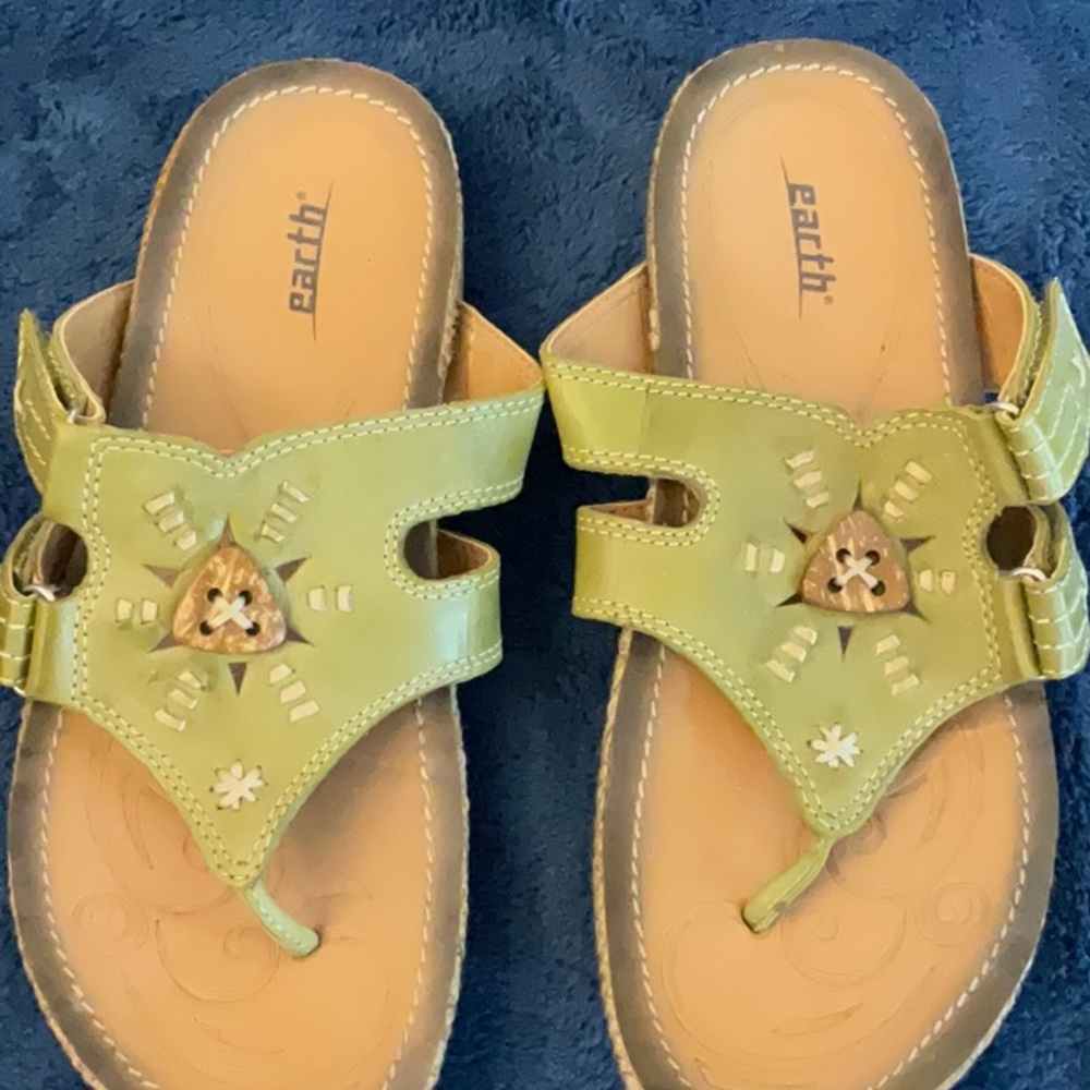 Nice green earth Sandals with twine wrapped heels